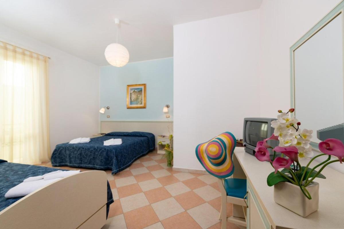 Hotel Bruna มาร์ตินซิกูโร ภายนอก รูปภาพ