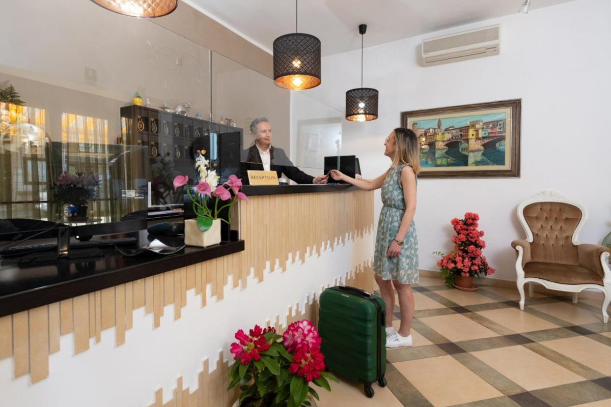 Hotel Bruna มาร์ตินซิกูโร ภายนอก รูปภาพ